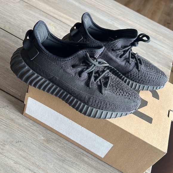 Yezzy 350 V2 - Picture 5 of 5